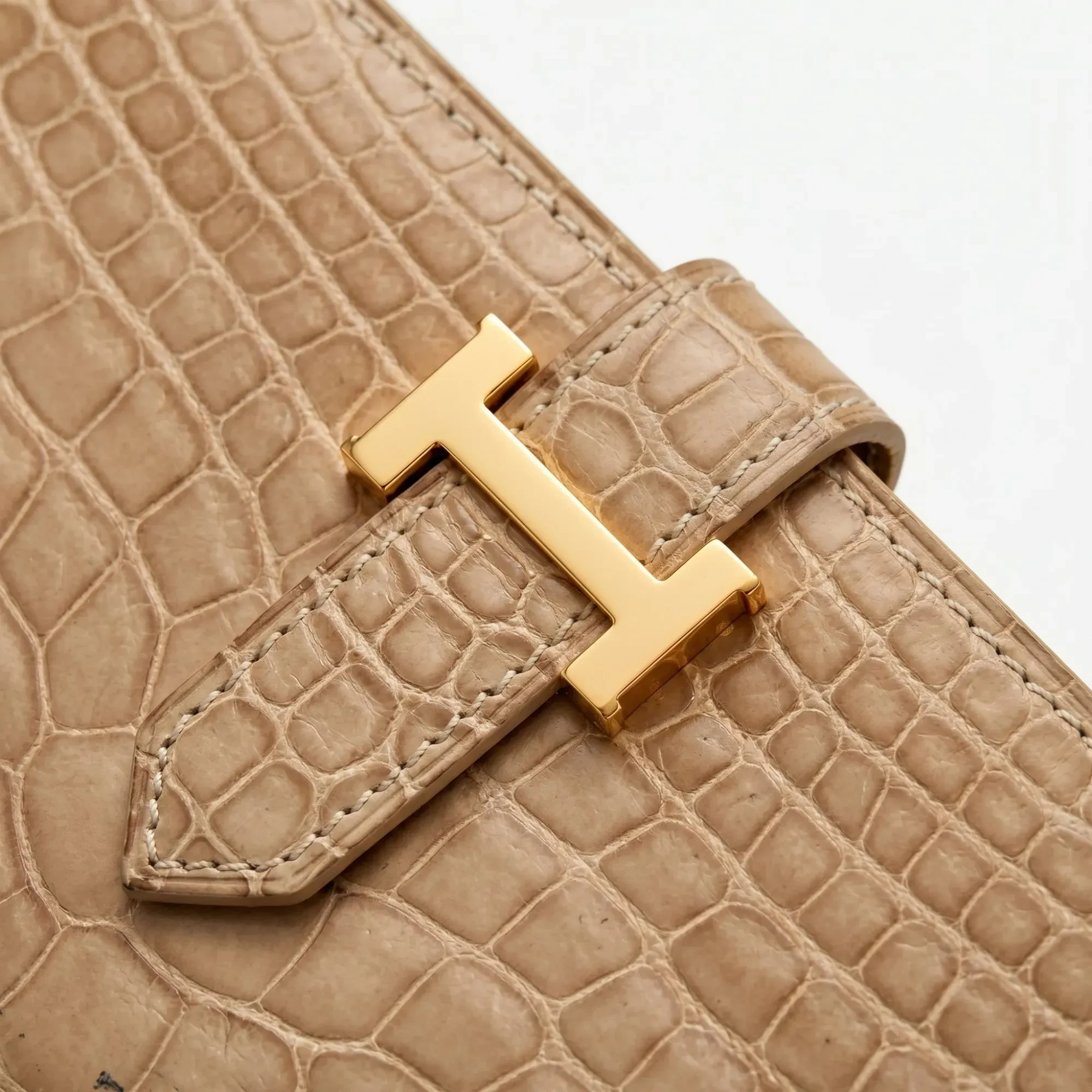 Hermès · Béarn Wallet · Beige Alligator · Gold Hardware · c.1998 - View 5